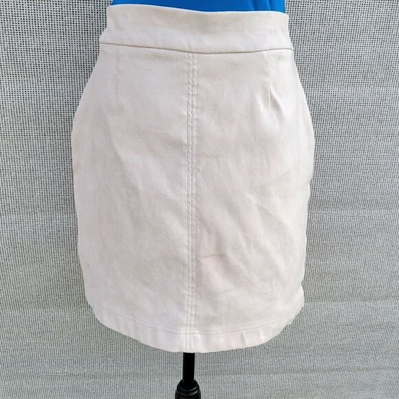 INC Mini Faux-Suede Mid-Rise. Size Medium. - Picture 11 of 12